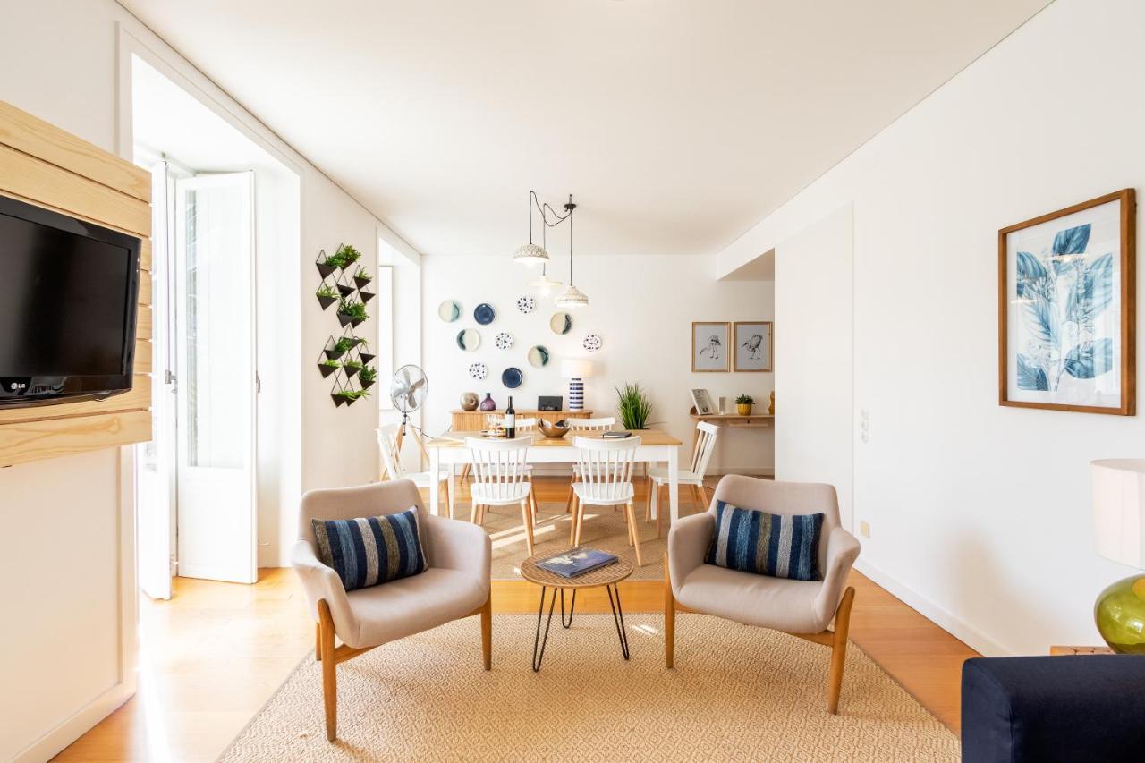 Joivy Chiado Self Check-In 2-Br Flat With Parking Daire Lisboa Dış mekan fotoğraf