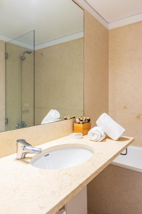 Joivy Chiado Self Check-In 2-Br Flat With Parking Daire Lisboa Dış mekan fotoğraf